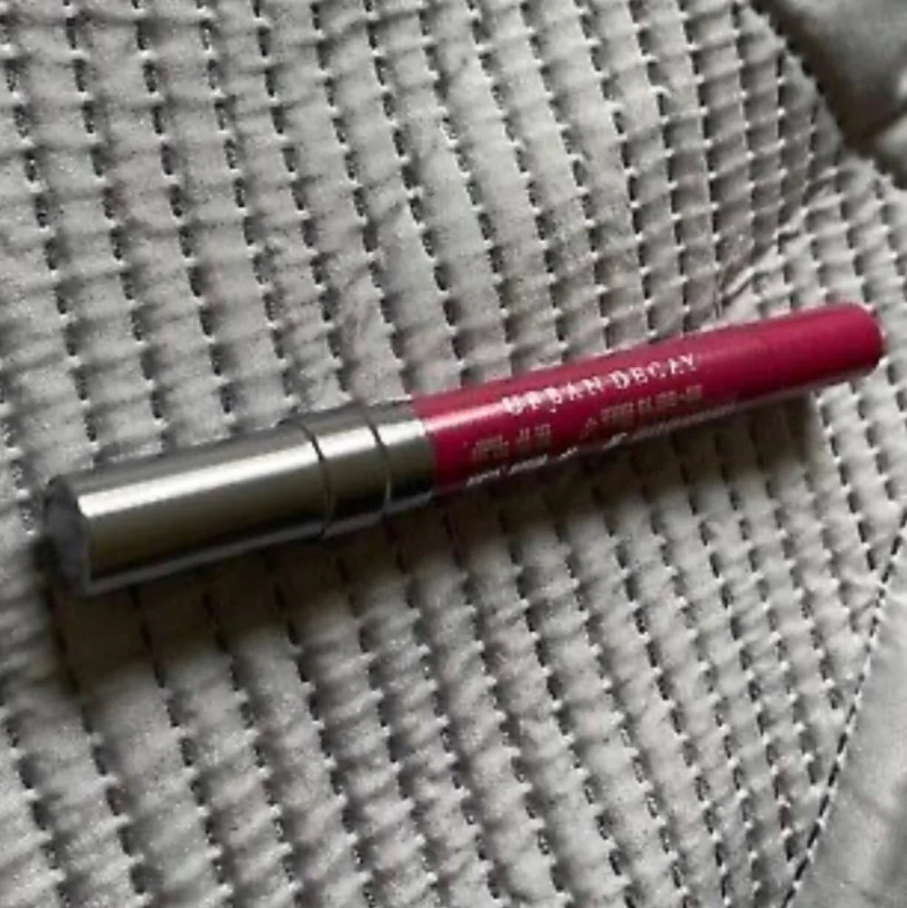 🆕️Urban Decay 24/7 Glide-On Shadow Pencil in NOISE